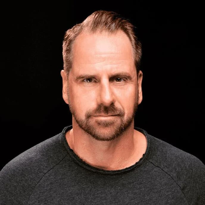 Portrait von Guido Schnaithmann, Gründer von NutriPaws und Autor des Ratgebers „Vitalstoffkraft“